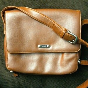 Croft and Barrel purse